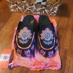 Farm Rio Lotus mules